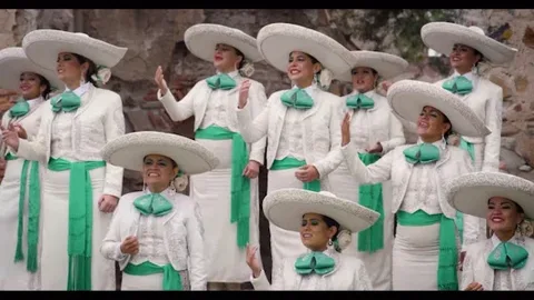 Mariachi Mujer Latina