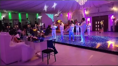 Mariachi Raíces de México.